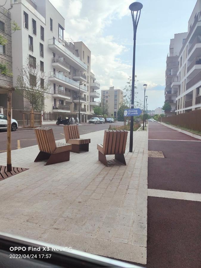 Studio Neuf Paris La Defense Metro 15 Rueil - Suresnes - Mont Valerien Exterior photo